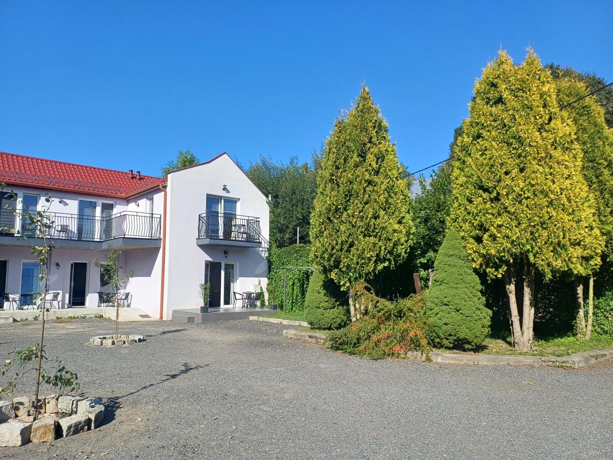 Gosciniec Solan Jeleniow Exterior foto