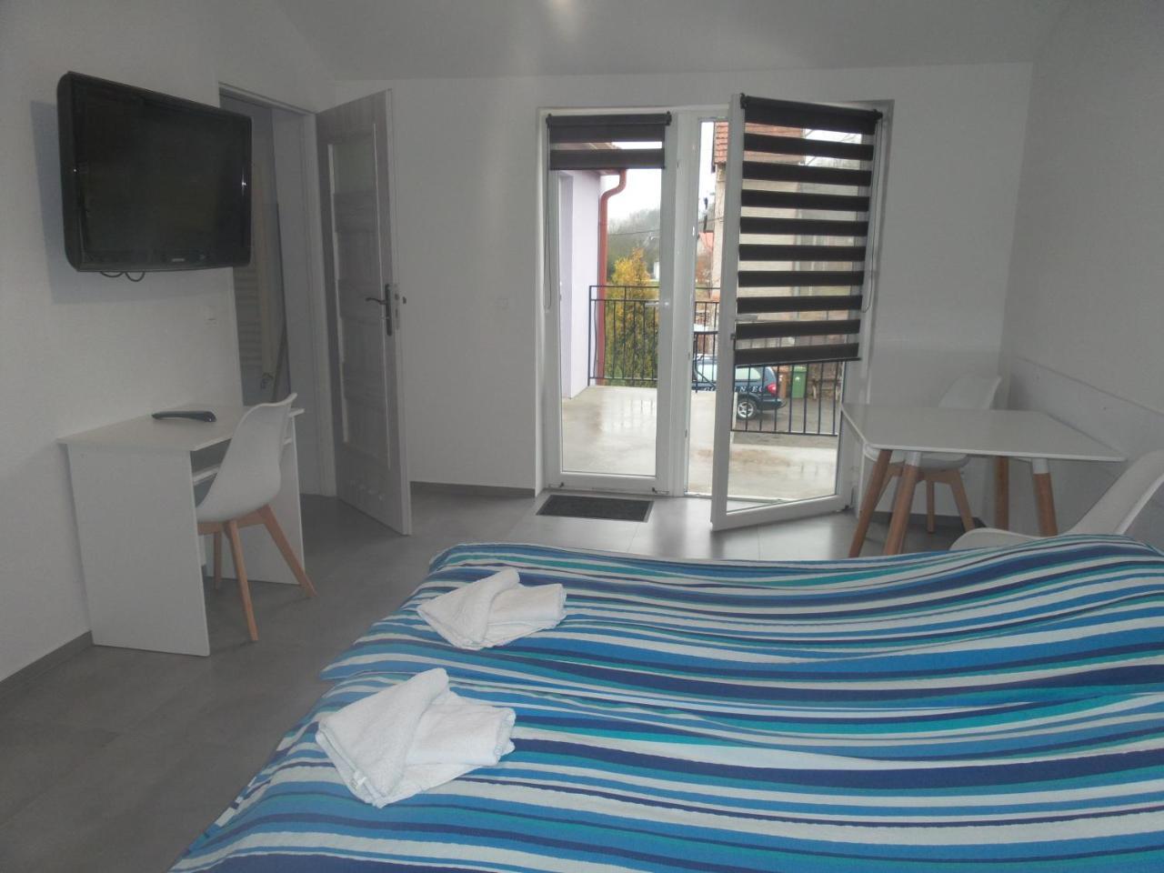 Gosciniec Solan Jeleniow Exterior foto