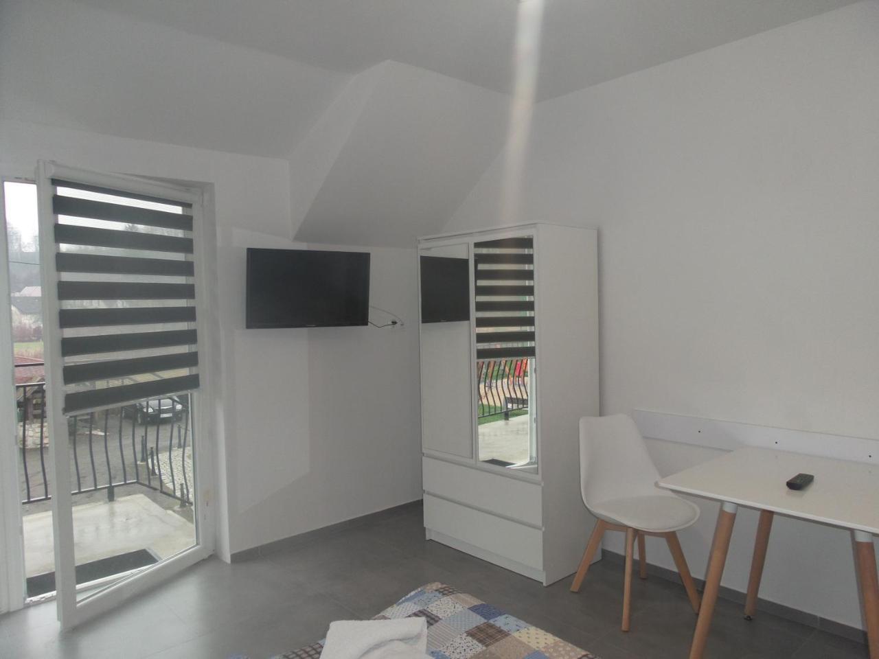 Gosciniec Solan Jeleniow Exterior foto